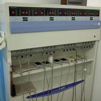 大型低周波治療器セントロードレイア